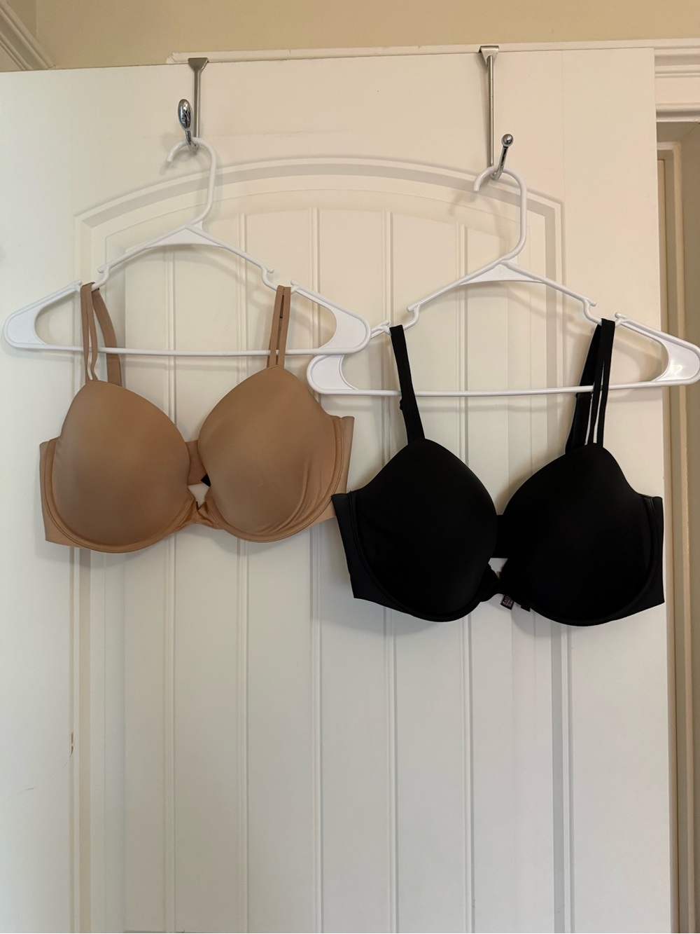 Victoria's Secret Molded T-Shirt Bras in Black & Nude